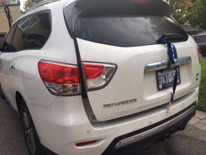 pathfinder suv with a broken door